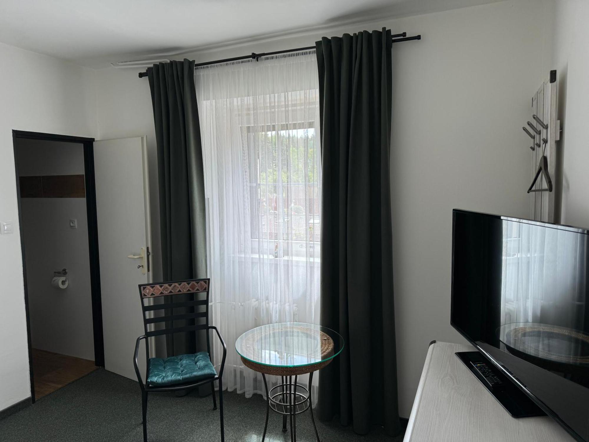 Pension U Draka Karlsbad Exteriör bild